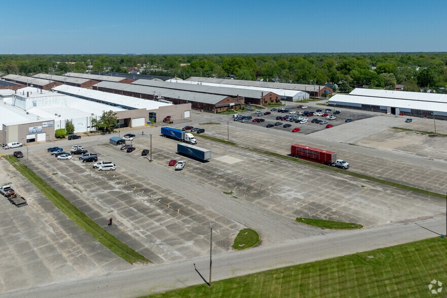 More Photos Of 280 America Pl, Jeffersonville Distribution For Lease
