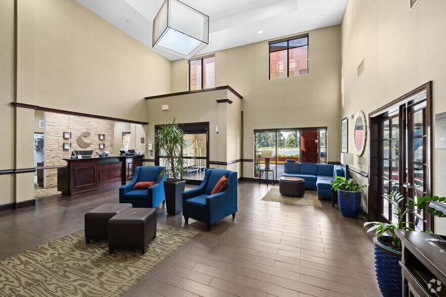 More Photos Of 215 Commerce Blvd, Midway Hotel For Sale