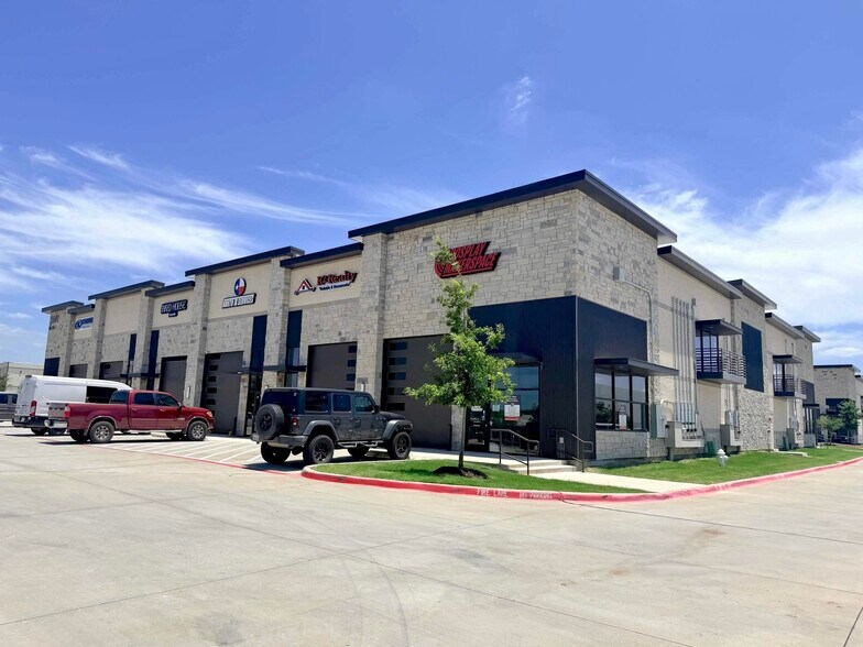 More Photos Of 2601 TX-121, Lewisville Light Distribution For Lease