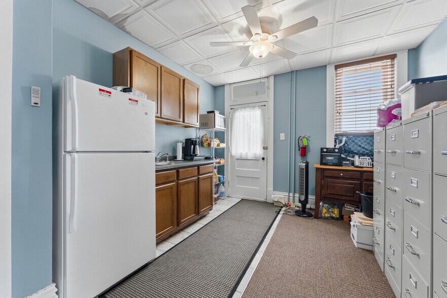 More Photos Of 1042 Morgantown Ave, Fairmont Specialty For Sale