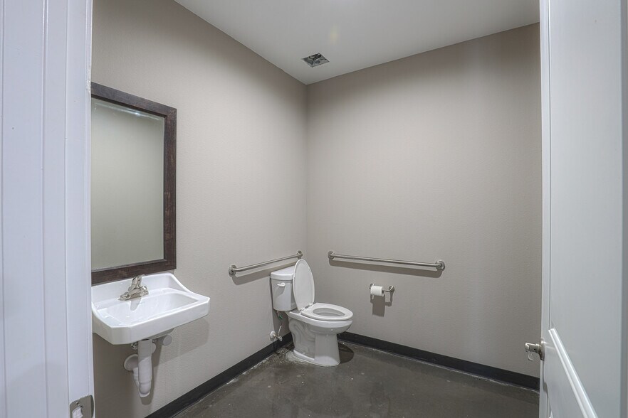 More Photos Of 21215 FM 529 Rd, Cypress Warehouse For Lease