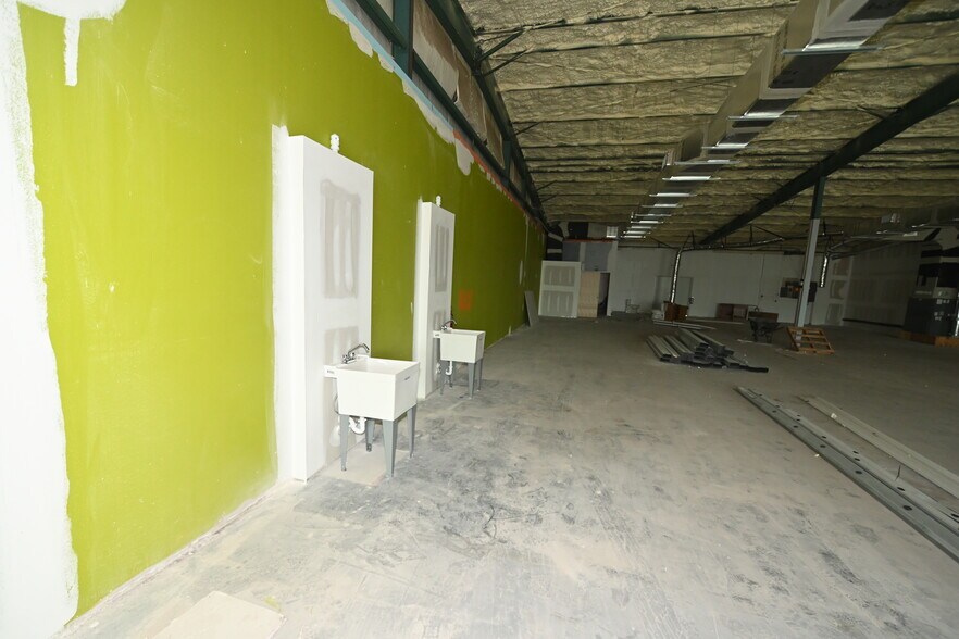 More Photos Of 749 S Central Ave, Umatilla Storefront For Sale