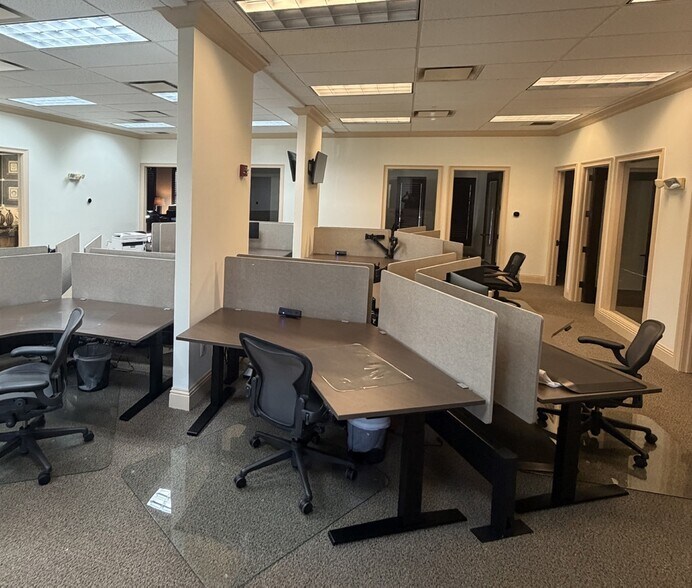 More Photos Of 9015 Strada Stell Ct, Naples Office For Sale