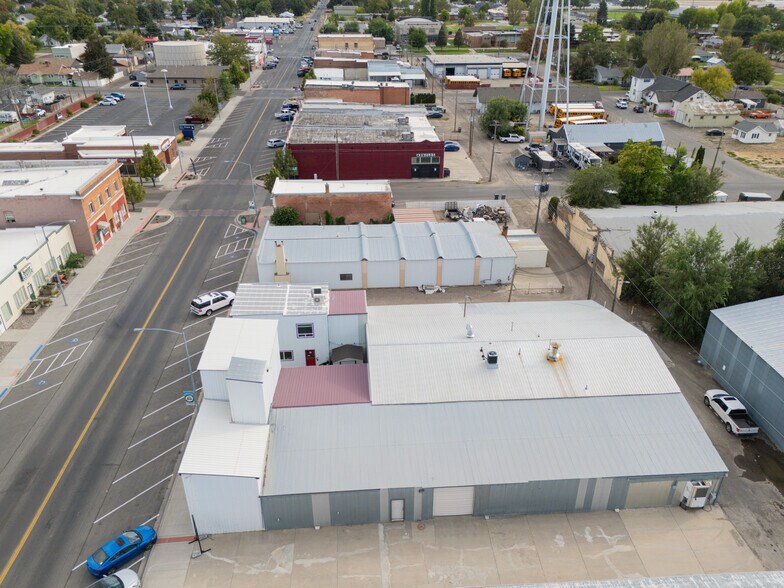 More Photos Of 319 Main St N, Kimberly Warehouse For Sale