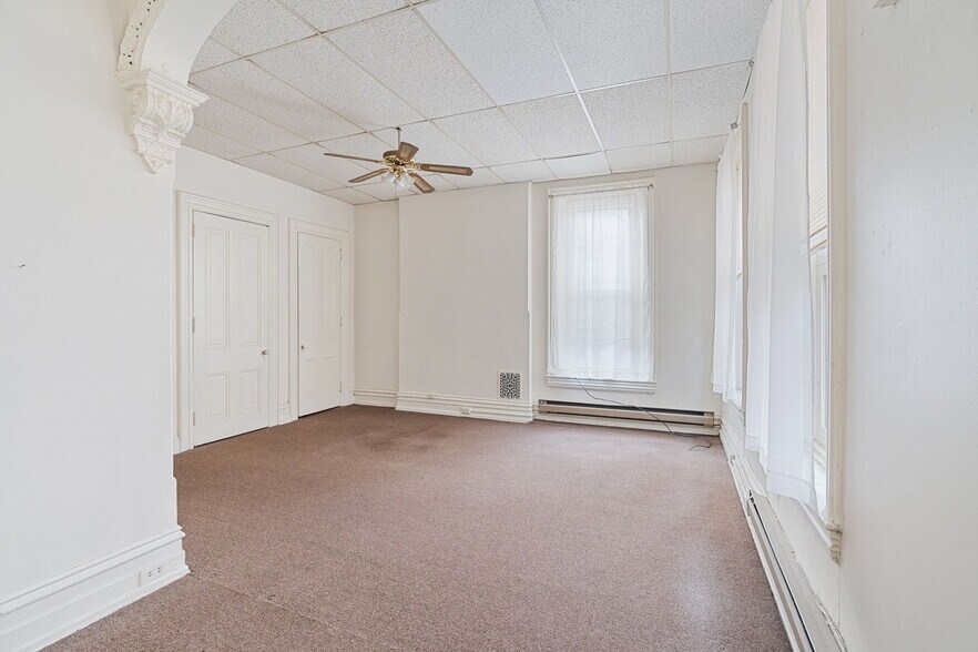 More Photos Of 962 W Hamilton St, Allentown Storefront Retail Residential For Lease