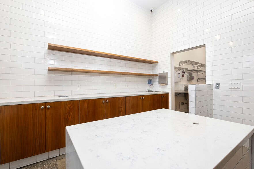 More Photos Of 3524-3536 W Sunset Blvd, Los Angeles Storefront For Lease