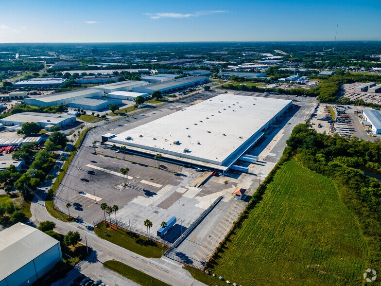 More Photos Of 1820 Massaro Blvd, Tampa Warehouse For Lease