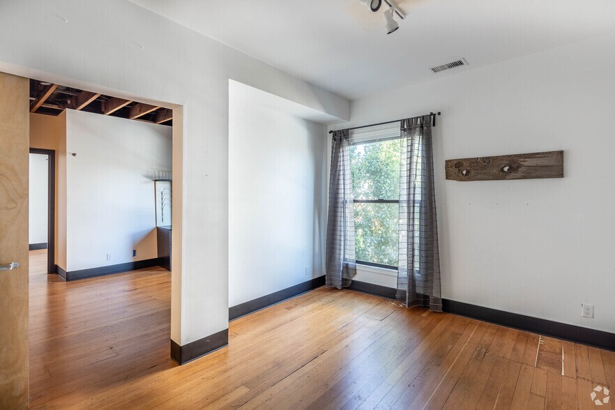 More Photos Of 706-708 Main St, Oregon City Loft Creative Space For Lease