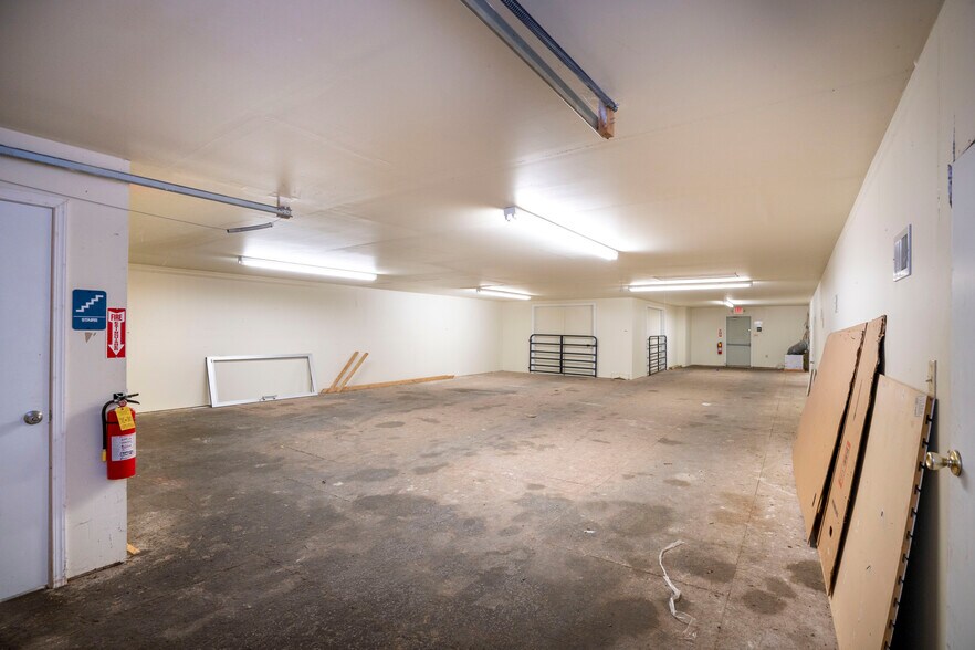 More Photos Of 3340 E Pleasant Valley Blvd, Altoona Freestanding For Sale