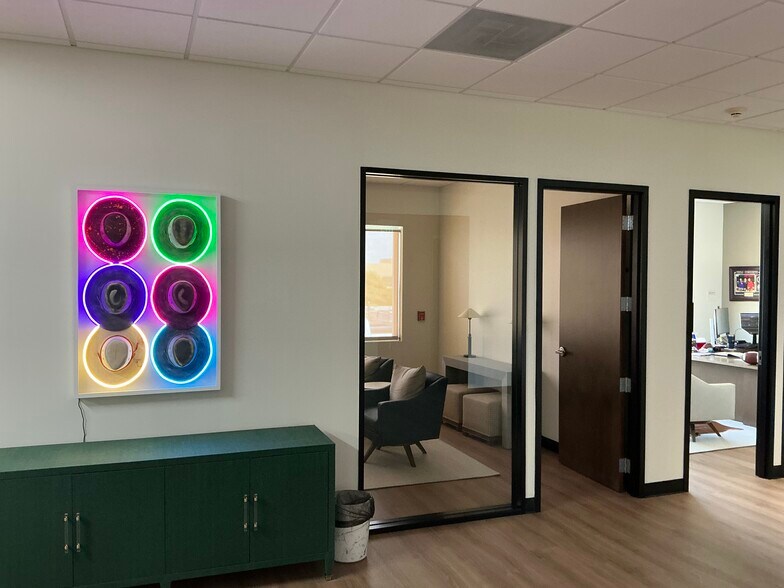 More Photos Of 481 Winscott Rd, Benbrook Office For Lease