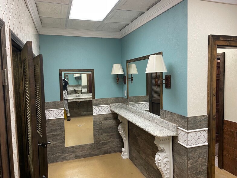 More Photos Of 52 Nestle Dr, Fulton Lodge Meeting Hall For Sale