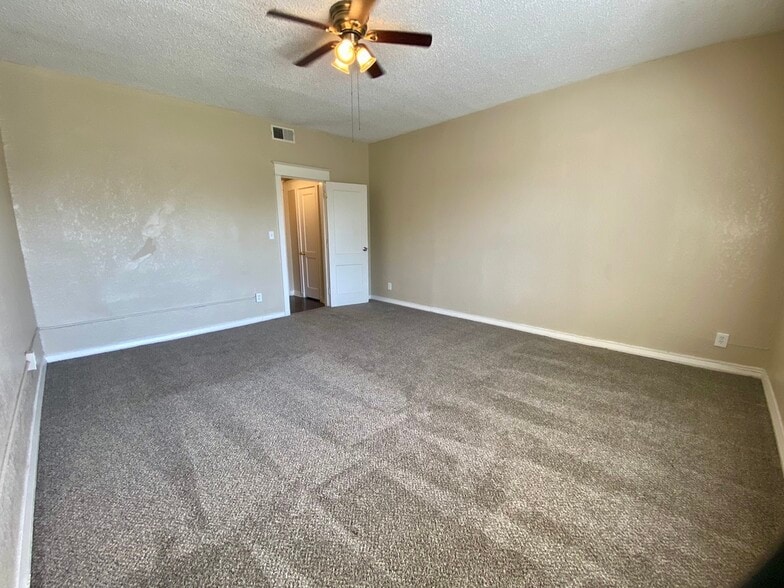 More Photos Of 1614-1620 E Linwood Blvd, Kansas City Apartments For Sale