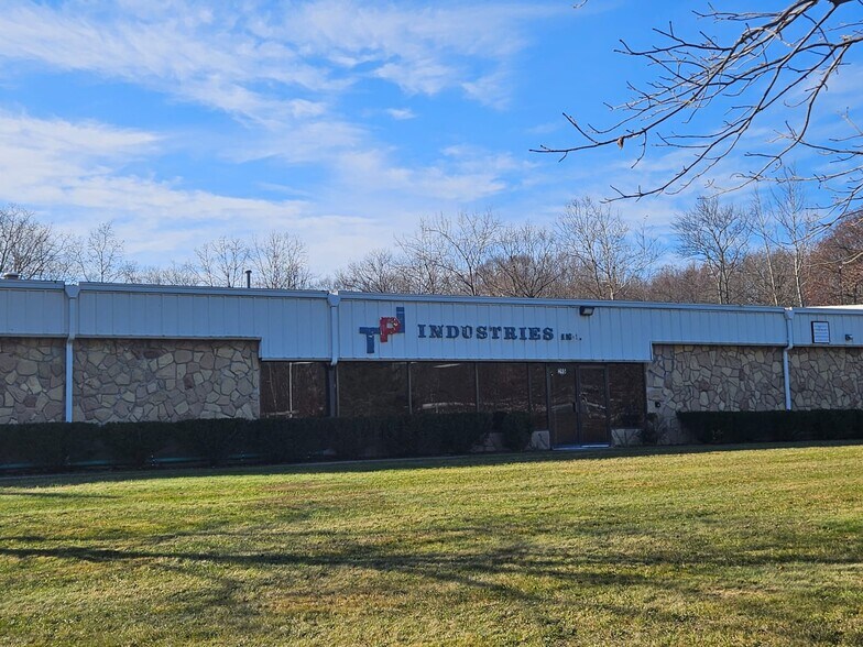 More Photos Of 265 Ballard Rd, Middletown Warehouse For Lease