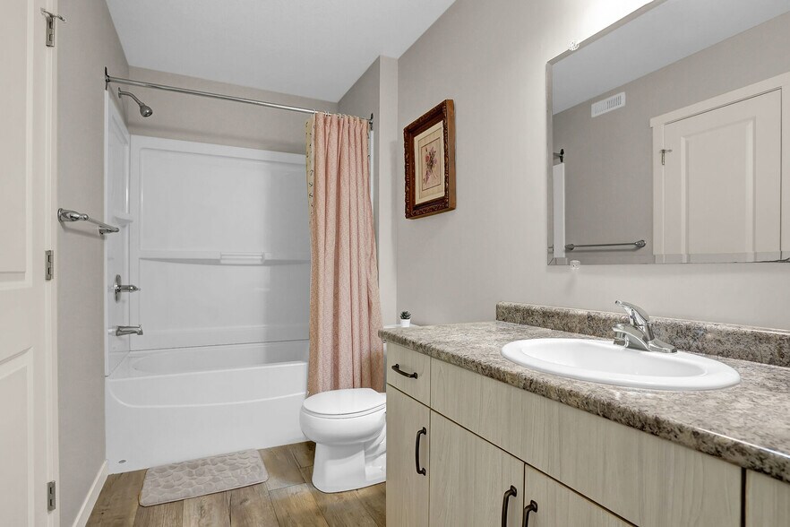 More Photos Of 1175 Pasqua St, Regina Apartments For Sale