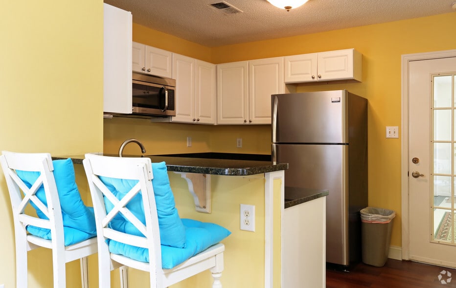 More Photos Of 1201 Edenham Ct, Virginia Beach Apartments For Sale