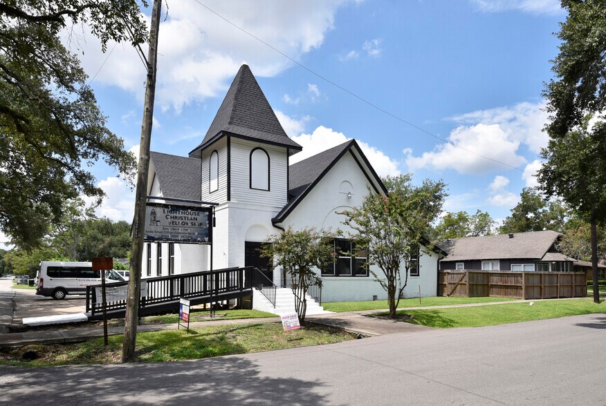 More Photos Of 1220 Mulcahy St, Rosenberg Religious Facility For Sale