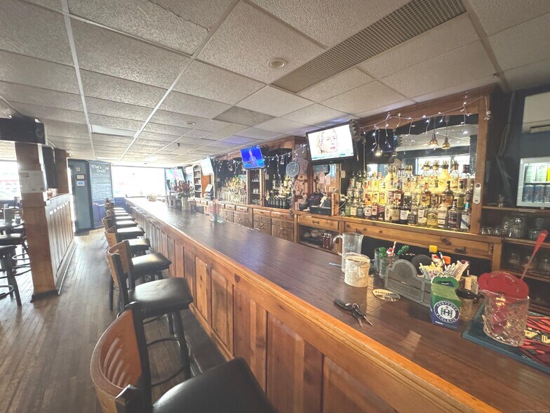 More Photos Of 164 Main St, Portland Restaurant For Sale