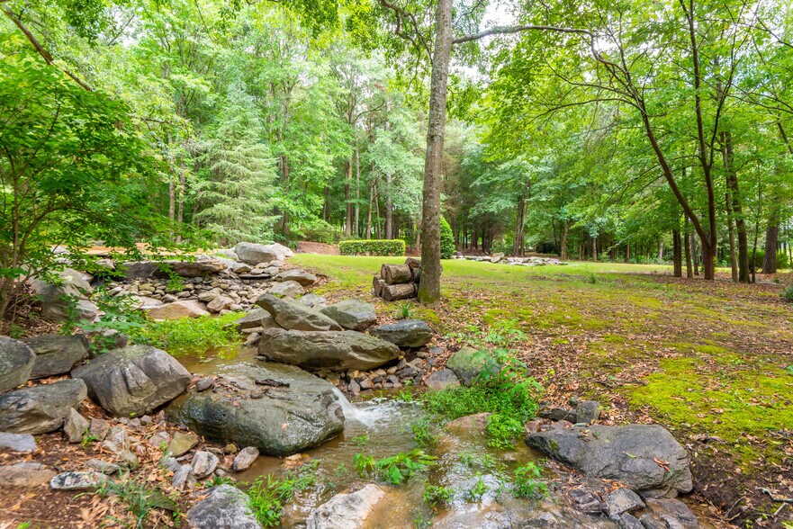 More Photos Of 565 Owens Gin Rd NE, Calhoun Lodge Meeting Hall For Sale