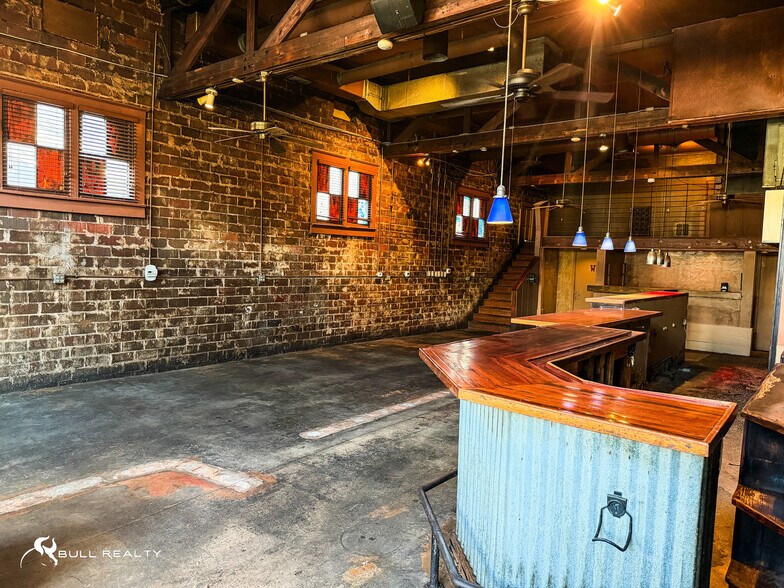 More Photos Of 242 SE Boulevard, Atlanta Restaurant For Sale