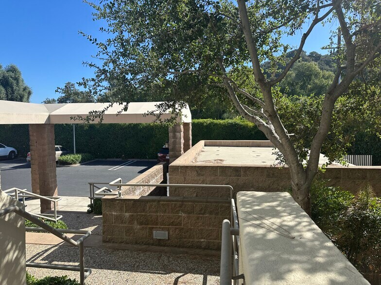 More Photos Of 2028 Village Ln, Solvang Medical For Lease