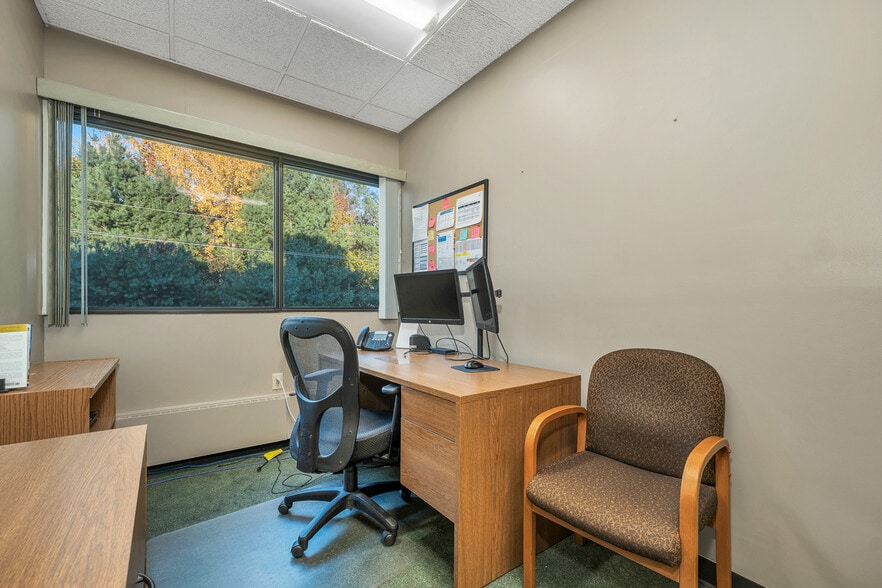 More Photos Of 231a Sutton Street, North Andover Office For Sale