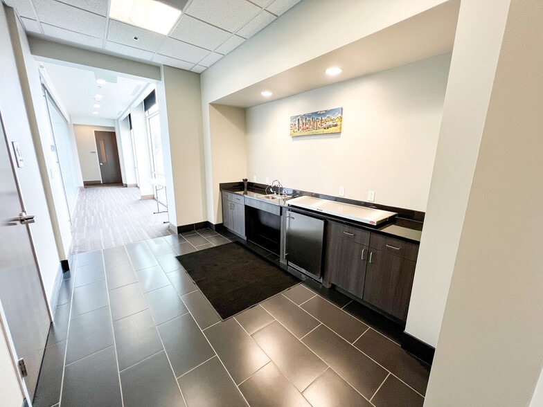 More Photos Of 6401 Holiday Hill Rd, Midland Office For Lease