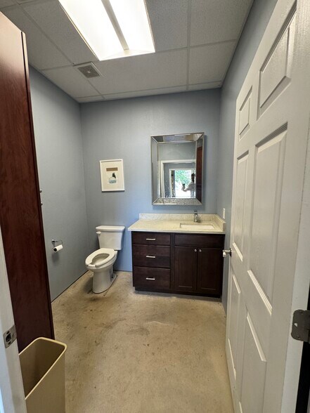 More Photos Of 2785 N Bagdad Rd, Leander Warehouse For Lease