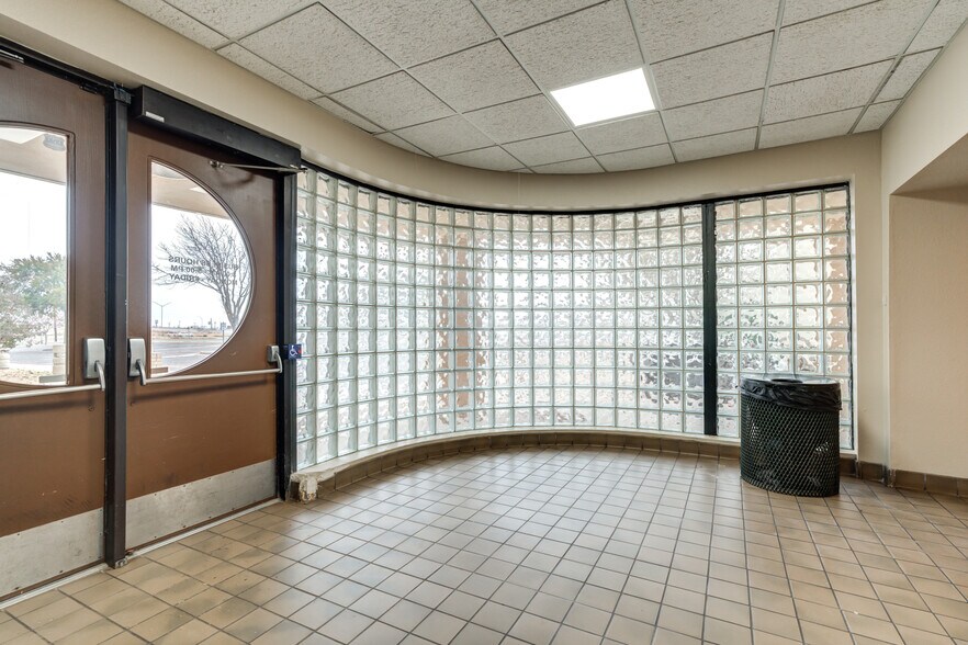 More Photos Of 3802-3806 Interstate 27, Lubbock Office For Sale