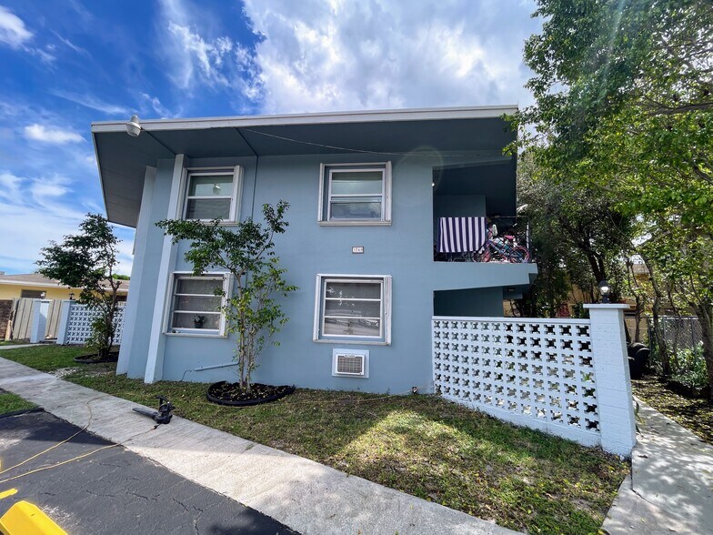 Primary Photo Of 3760 SW 1st St, Fort Lauderdale Apartments For Sale