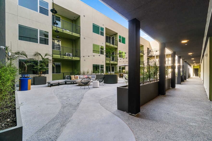 More Photos Of 1559 N Santa Fe Ave, Vista Apartments For Sale