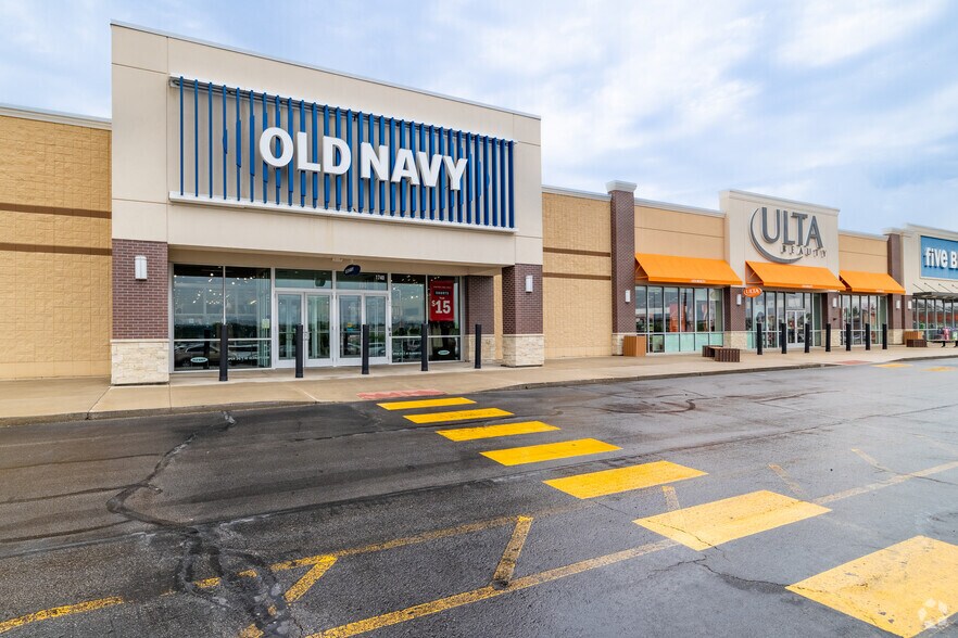 More Photos Of 1740-1800 SW Wanamaker Rd, Topeka Freestanding For Lease