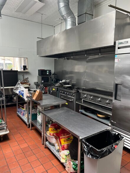 More Photos Of 4009 34th St, Mount Rainier Restaurant For Sale