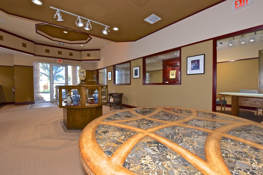 More Photos Of 32699 US Highway 19 N, Palm Harbor Freestanding For Lease