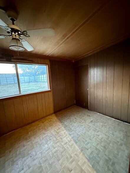 More Photos Of 11462 Newkirk St, Dallas Office For Sale