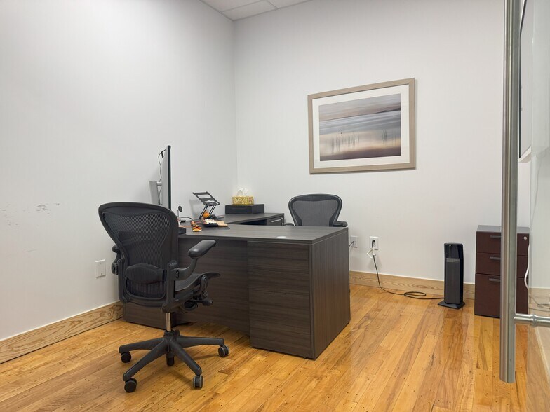 More Photos Of 500 S Main St, Mooresville Office For Lease