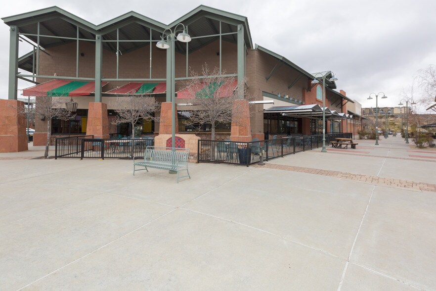 More Photos Of 3250 Gateway Blvd, Prescott Unknown For Lease