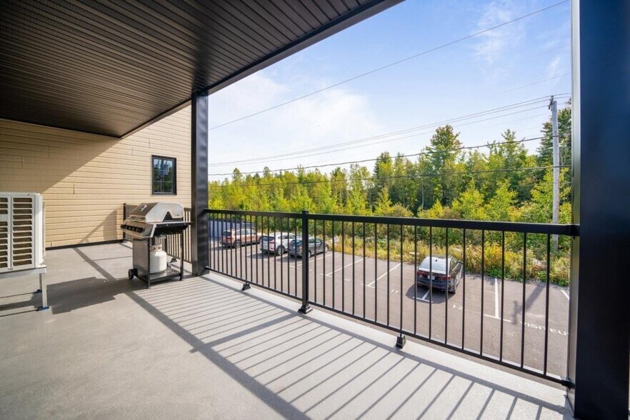 More Photos Of 13575 Rue Du Médoc, Mirabel Apartments For Sale