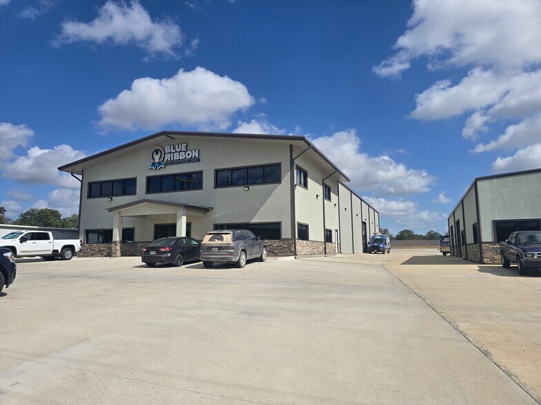 Primary Photo Of 714 Highway 71 W, Bastrop Freestanding For Lease