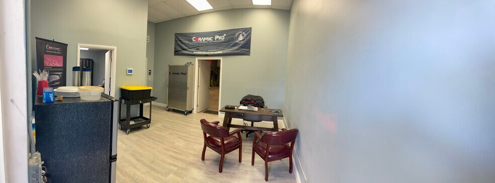 More Photos Of 1681-1687 Benchmark Ave, Fort Myers Warehouse For Lease