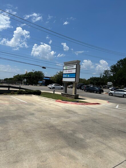 More Photos Of 1824 W Slaughter Ln, Austin Freestanding For Lease