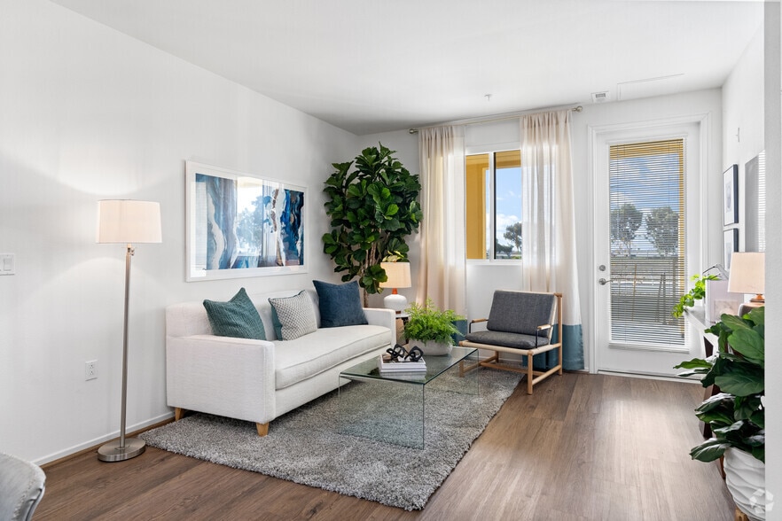 More Photos Of 6838-6874 Northbank Dr, Ventura Apartments For Lease