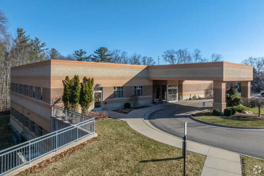 Primary Photo Of 1250 Mercy Dr, Muskegon Medical For Lease
