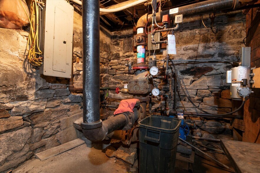 More Photos Of 40 The Common, Chester Hotel For Sale