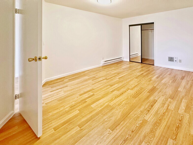 More Photos Of 1927-1929 Taraval St, San Francisco Apartments For Lease