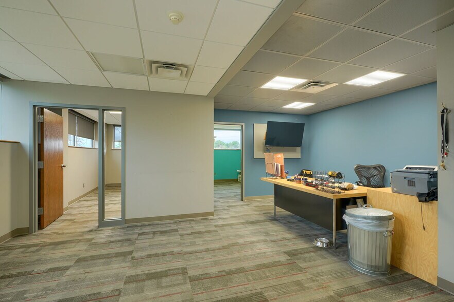 More Photos Of 7670 S Fishel Dr, Dublin Warehouse For Sale