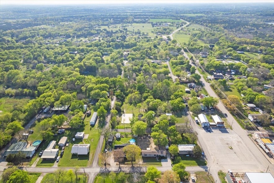 More Photos Of 103 College St, Anna Showroom For Sale