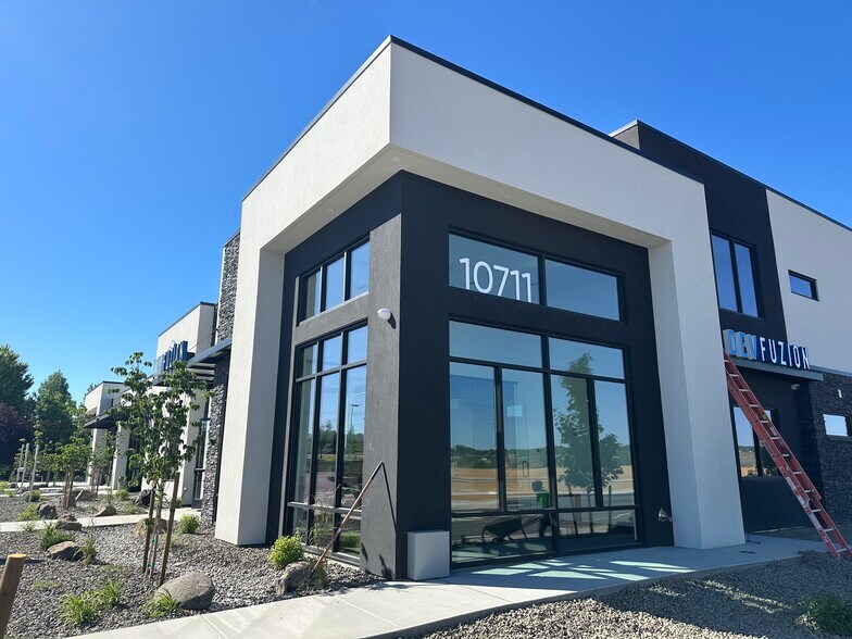 More Photos Of 10711 Clearwater Ave, Kennewick Office For Lease
