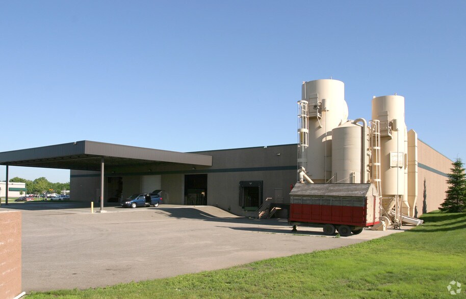More Photos Of 21044 Heron Way, Lakeville Manufacturing For Lease