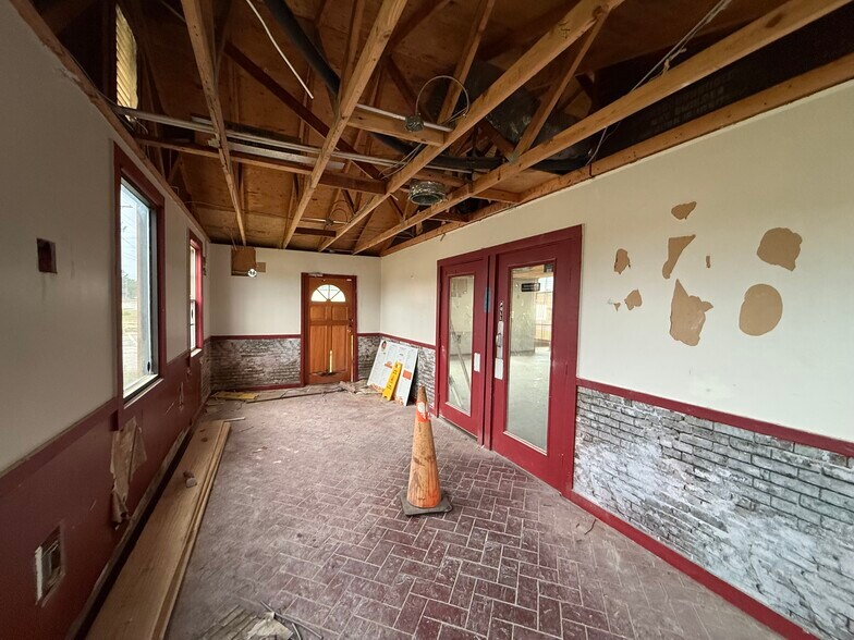 More Photos Of 3500 Murchison Rd, Fayetteville Restaurant For Sale