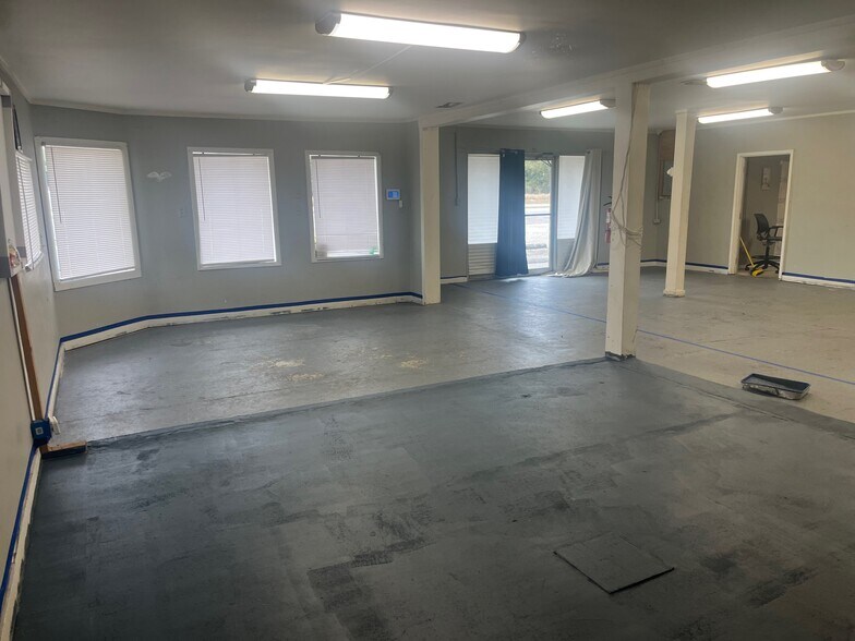 More Photos Of 5701 Us-90 Hwy, Theodore Freestanding For Sale